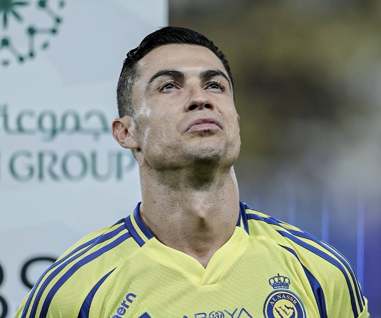 C罗回归赛场，突破纪录首场状态亮眼，曼联观众沸腾！的简单介绍