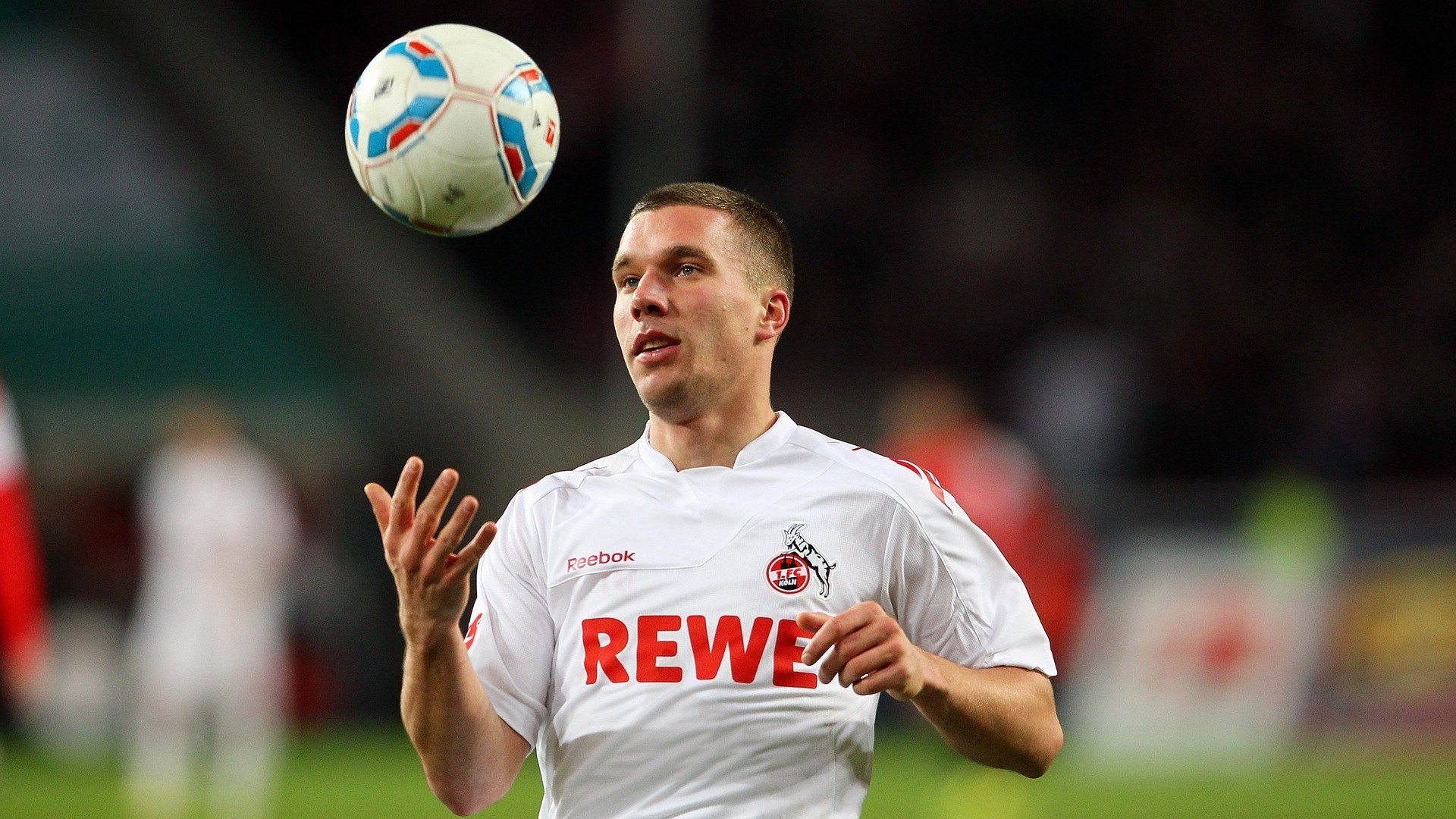 开云体育下载APP-综合格斗赛场焦点！法国队对阵瑞士队，防守反击奏效，球队笑到最后